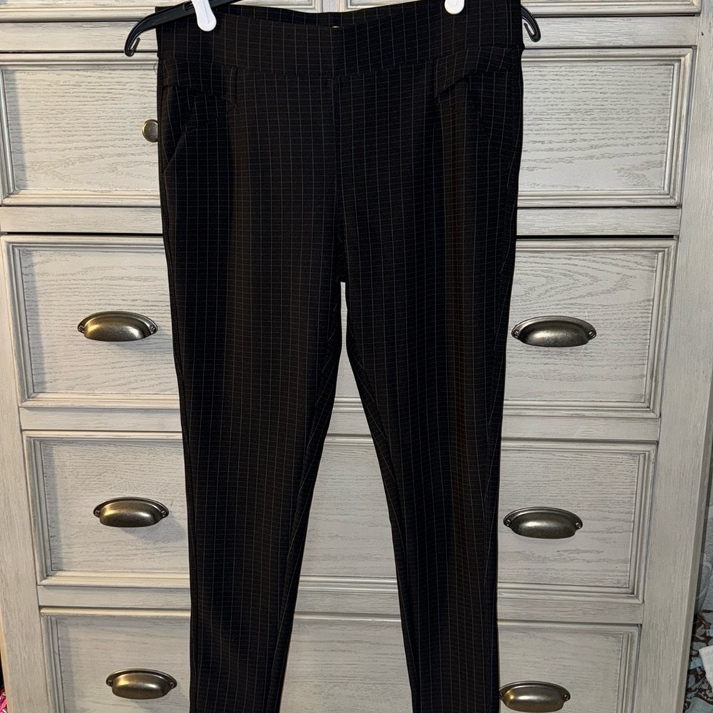 Hype Collection Pull On High Waisted Legging Style Dress Pants w/Front Pockets